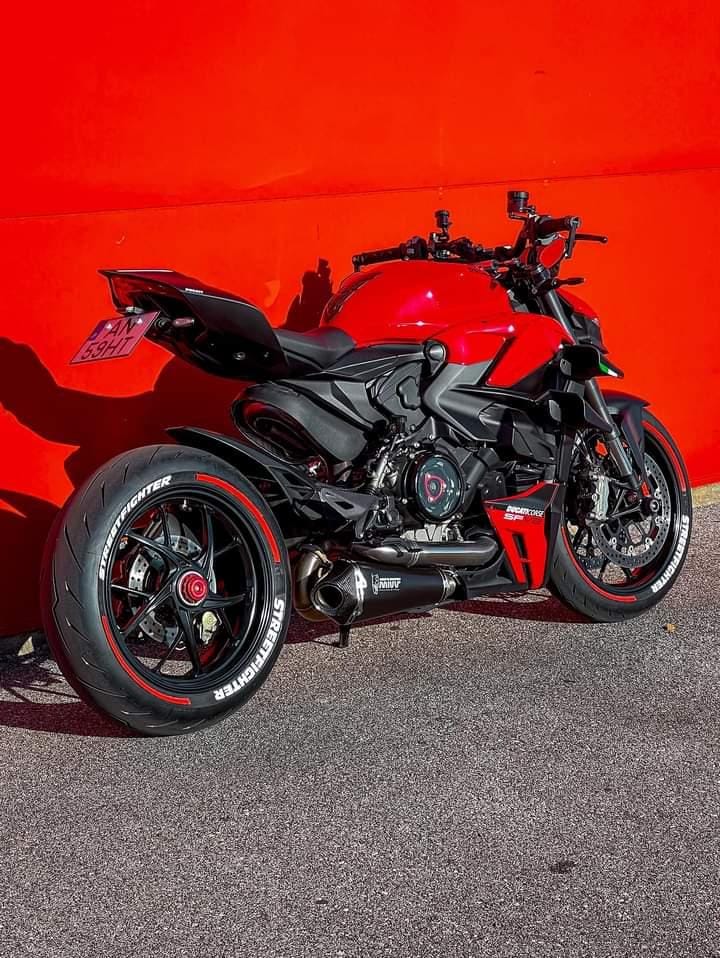 Custom Design Tyre Stickers Kit