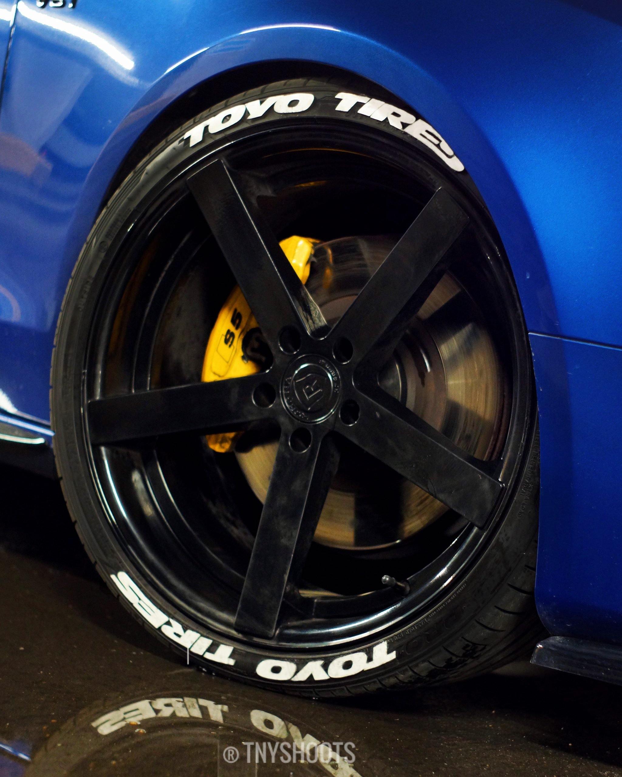 Toyo Tires Proxes – Stretched Tire Lettering